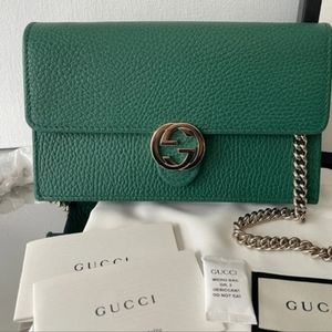 Gucci Emerald Green Interlocking Marmont Chain Crossbody Pebble Leather Bag RARE